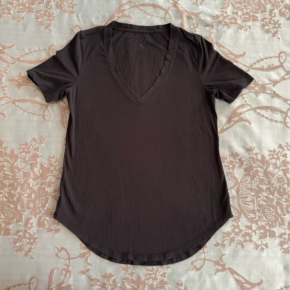 Lululemon V-Neck Black Athletic Tee Shirt Women Size 6